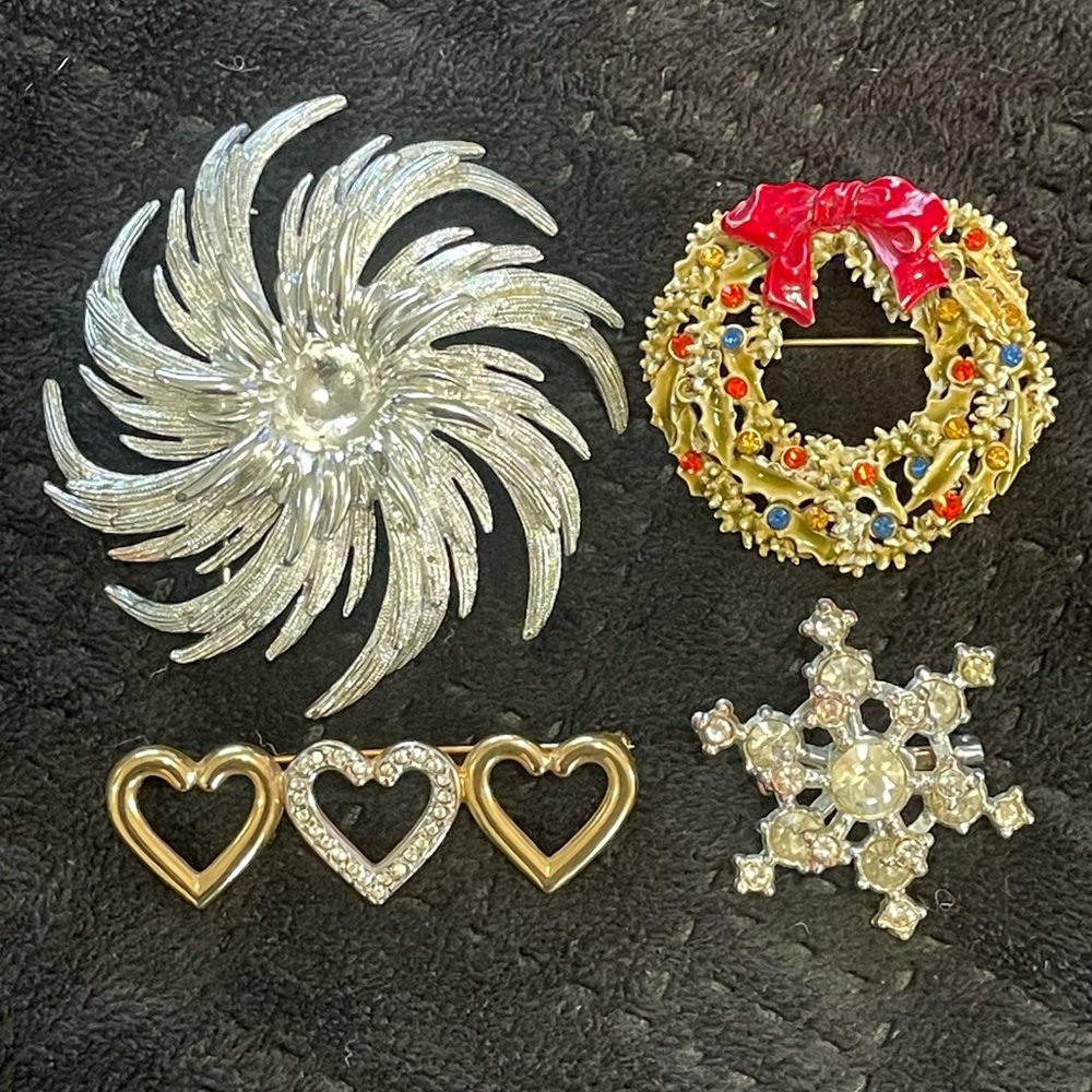 1960’s Holiday Brooch lot